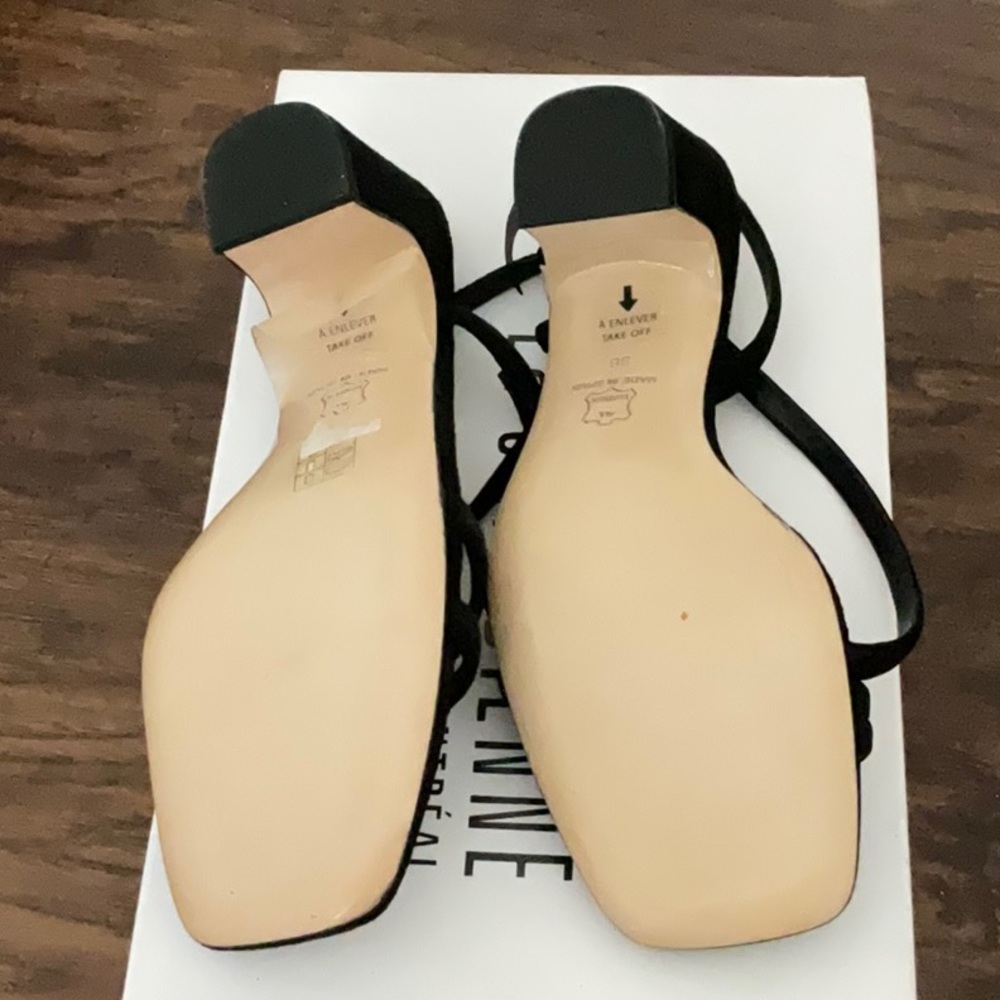 Pola Suede Sandal
LA CANADIENNE size 36 nwt - Picture 2 of 7